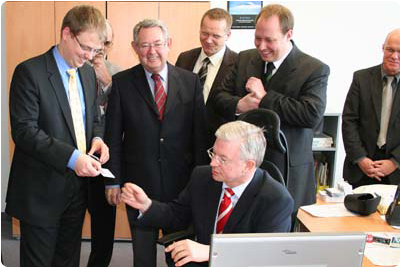 Besuch Roland Koch bei print-ID 3